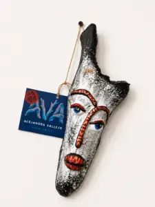 Driftwood red mask