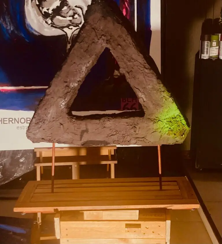 Sculpture & Mixed Media